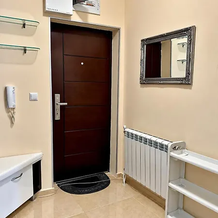 двустаен в Apartman *